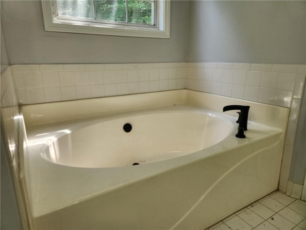 3 bedroom, 2 bathroom, 1,428 sq ft single family residence for sale at 482 Grove Hill Drive, Stockbridge, GA 30281 — photo 10
