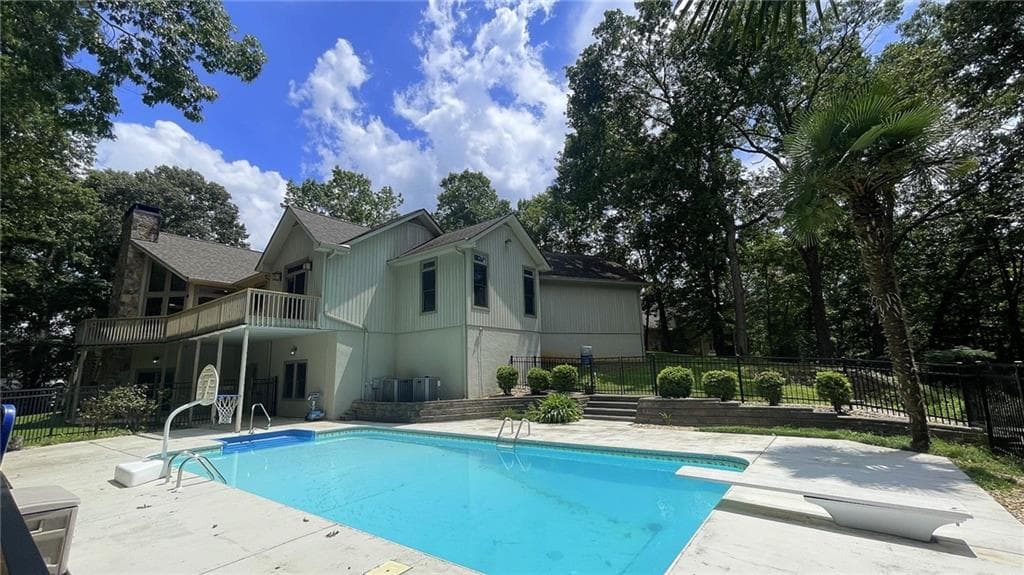 4 bedroom, 4 bathroom, 3,995 sq ft single family residence under contract at 156 Thundering Waters Drive, Cornelia, GA 30531