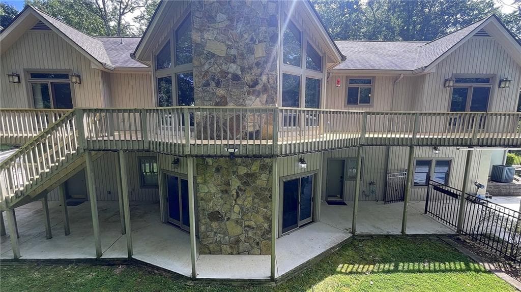 4 bedroom, 4 bathroom, 3,995 sq ft single family residence under contract at 156 Thundering Waters Drive, Cornelia, GA 30531 — photo 5