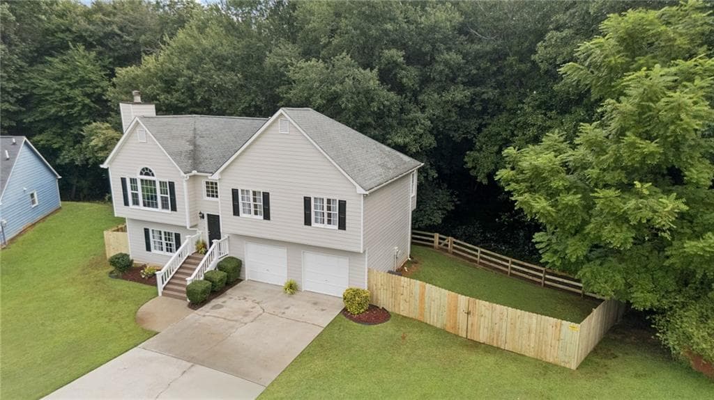 3 bedroom, 2 bathroom, 1,956 sq ft single family residence for sale at 3096 Woodcrest Way, Powder Springs, GA 30127 — photo 3