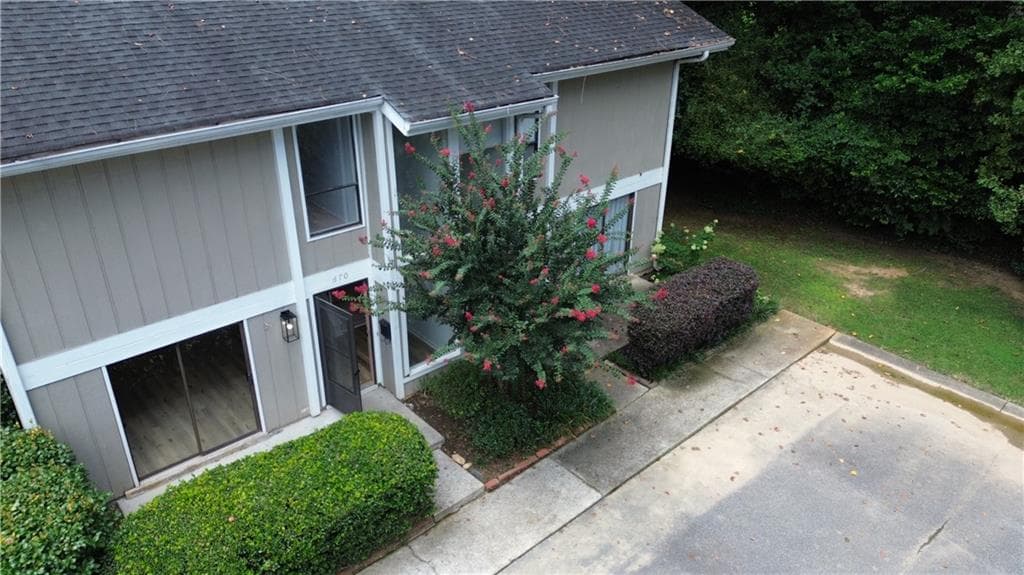 2 bedroom, 3 bathroom, 1,416 sq ft townhouse for sale at 670 Powers Ferry North, Marietta, GA 30067