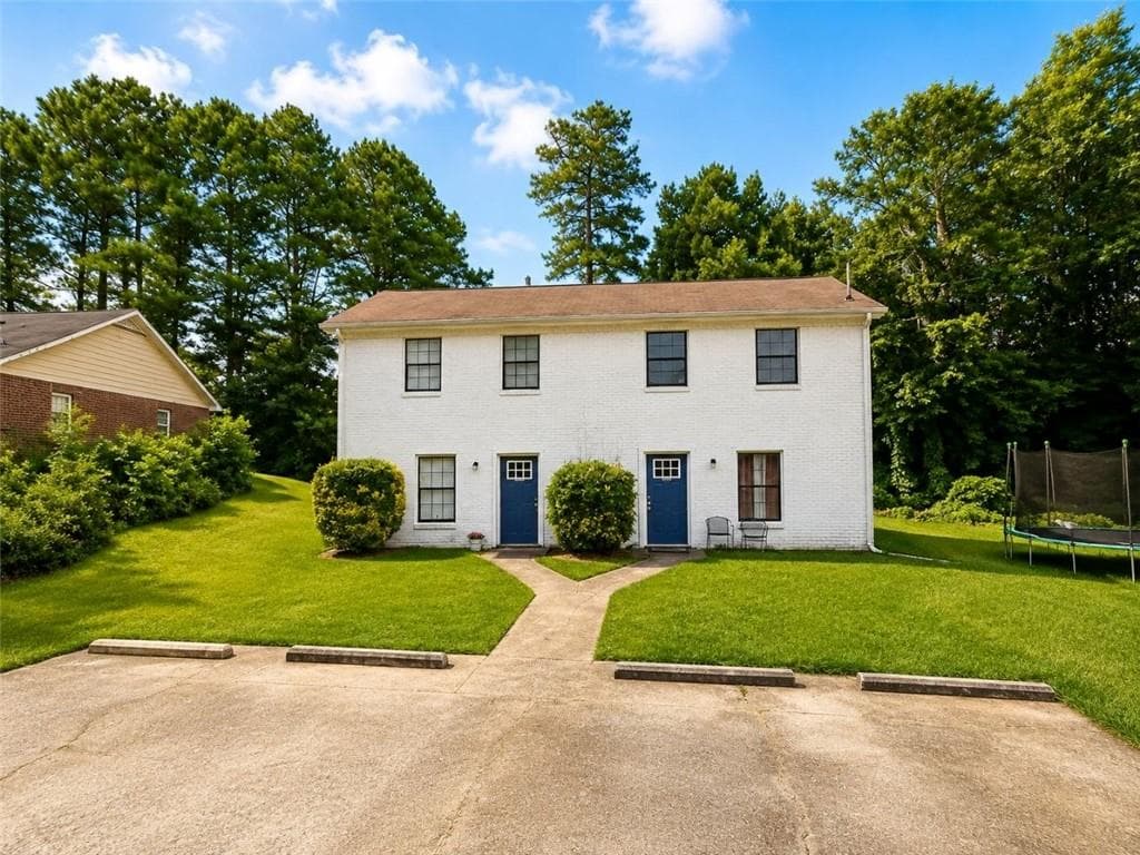 duplex for sale at 860 Tybee Court, Lawrenceville, GA 30046 — photo 1 of 9