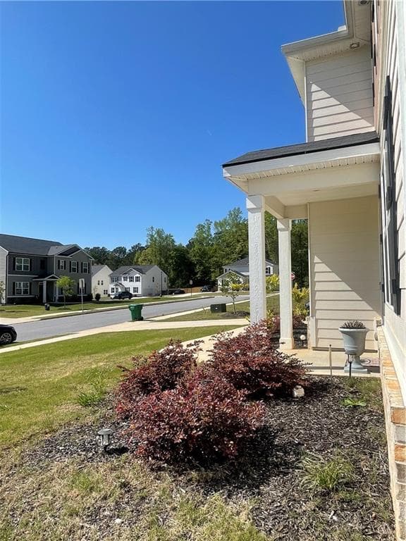 5 bedroom, 3 bathroom, 2,556 sq ft single family residence for sale at 205 Sullivan Street, Hampton, GA 30228 — photo 5