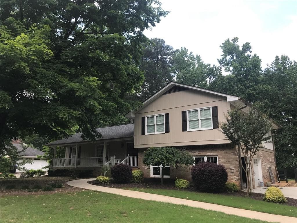3 bedroom, 3 bathroom, 2,510 sq ft single family residence for rent at 283 Northgate Trace, Roswell, GA 30075 for $4,350 a month — photo 1 of 15