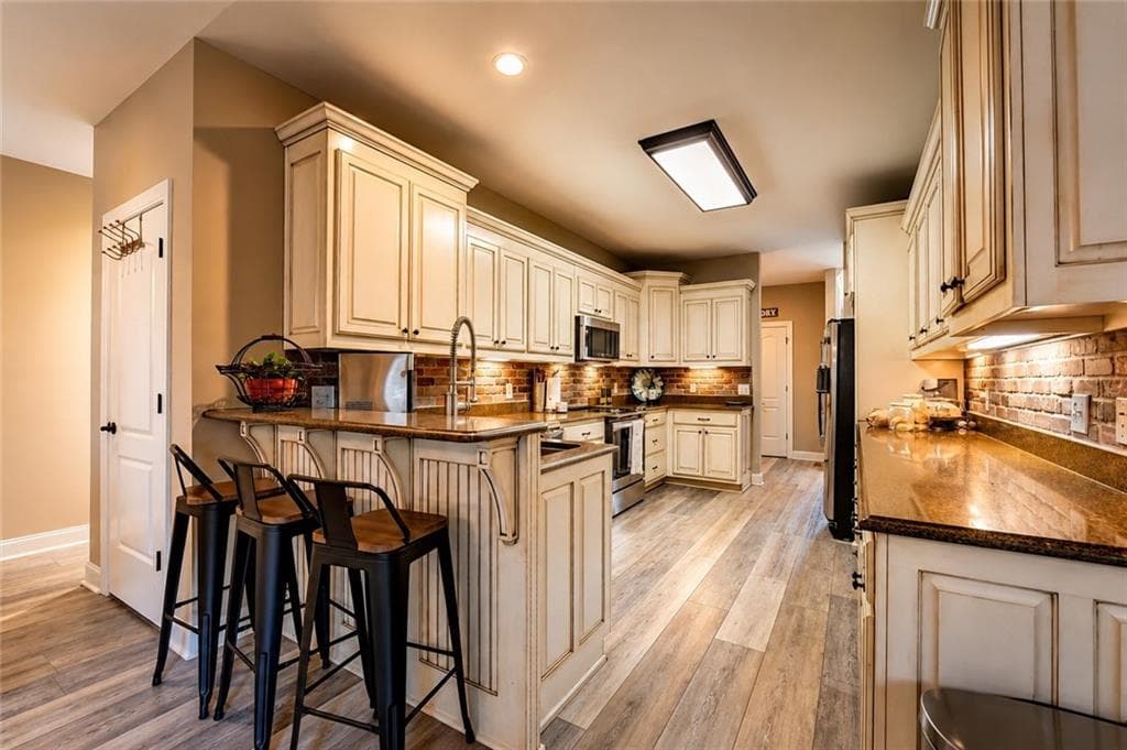 5 bedroom, 4 bathroom, 3,682 sq ft single family residence for sale at 33 Highland Road, Dahlonega, GA 30533 — photo 8