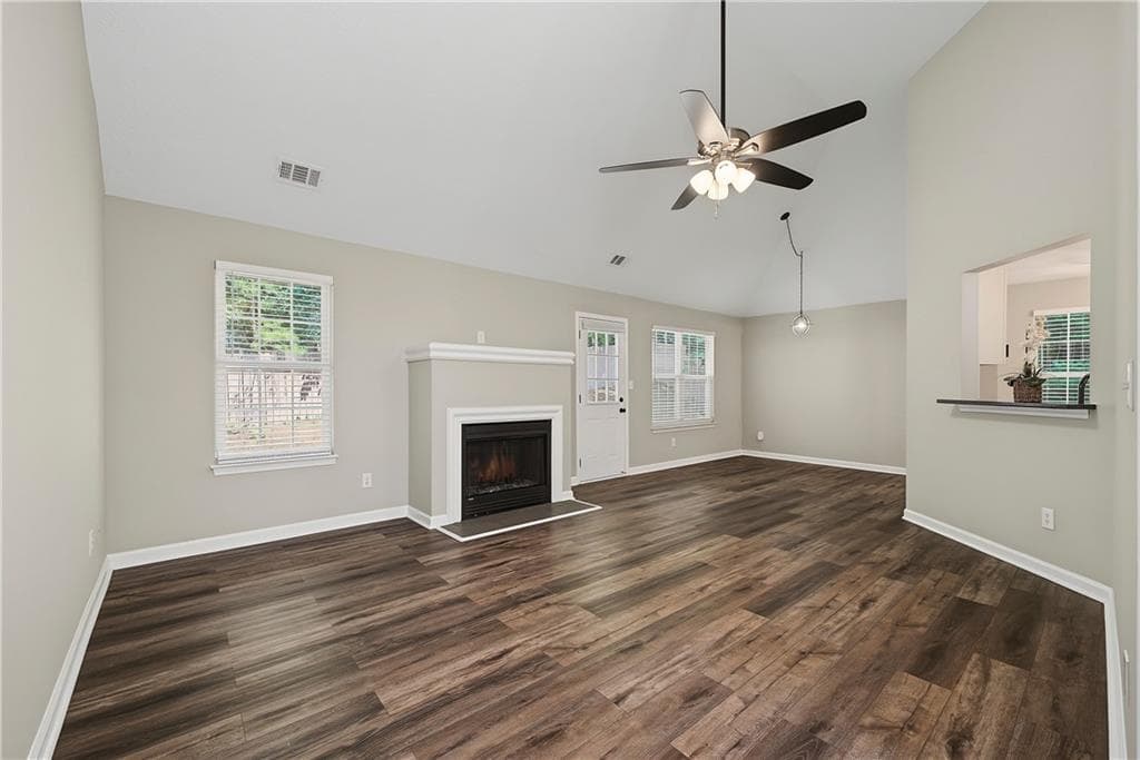 3 bedroom, 2 bathroom, 1,346 sq ft single family residence for sale at 7650 Summit Trail, Riverdale, GA 30274 — photo 4
