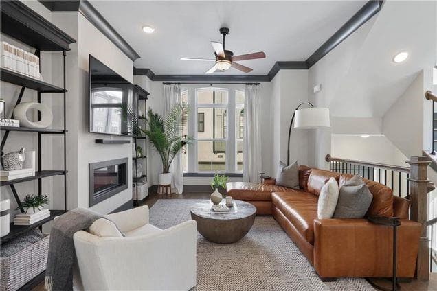 3 bedroom, 4 bathroom, 2,440 sq ft single family residence for sale at 504 Broadview Lane, Atlanta, GA 30324 — photo 4
