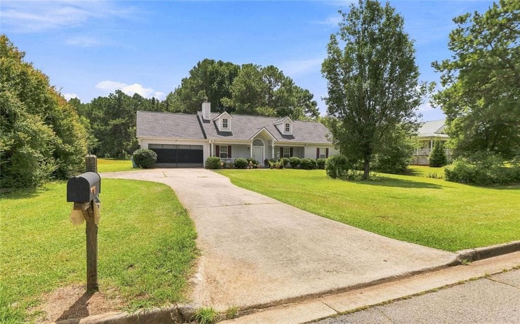 3 bedroom, 2 bathroom, 1,529 sq ft single family residence for sale at 130 Morningside Drive, Jackson, GA 30233