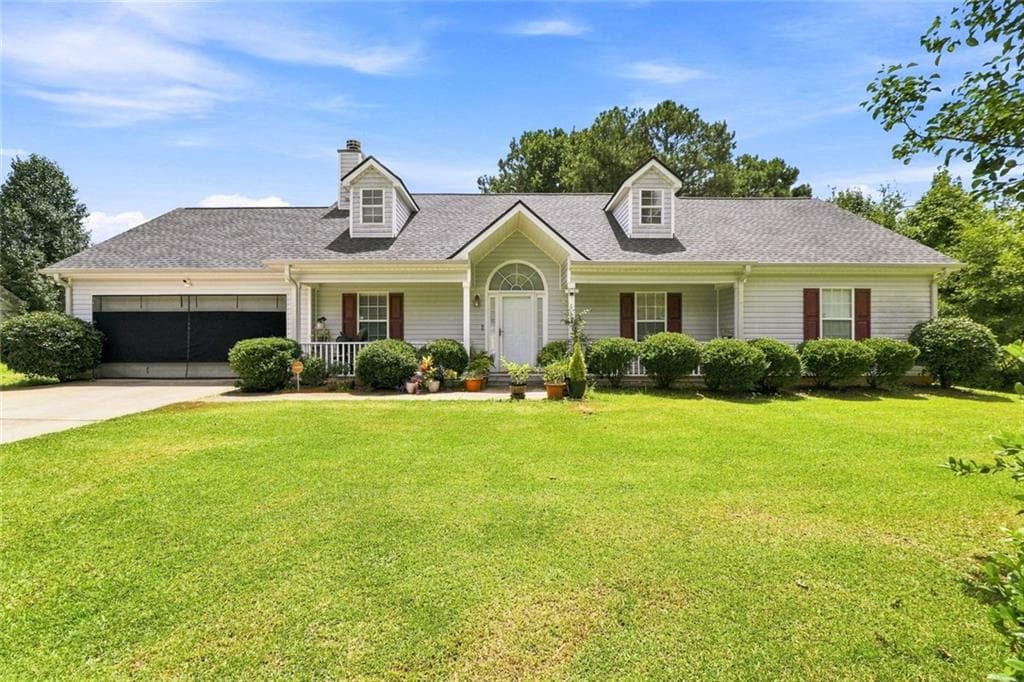 3 bedroom, 2 bathroom, 1,529 sq ft single family residence for sale at 130 Morningside Drive, Jackson, GA 30233 — photo 2