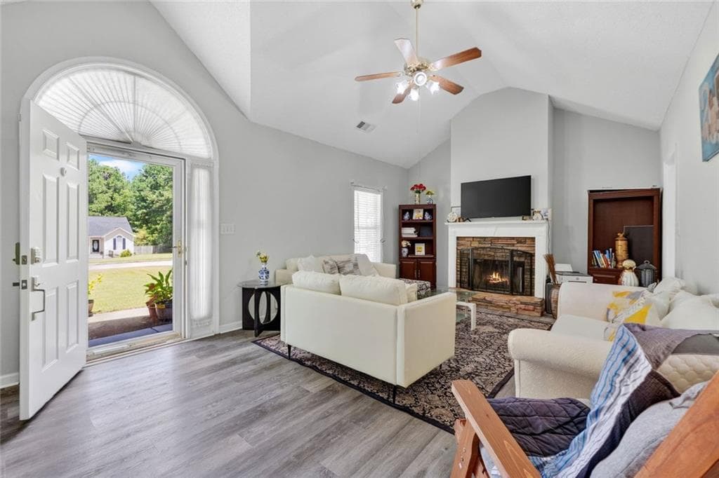 3 bedroom, 2 bathroom, 1,529 sq ft single family residence for sale at 130 Morningside Drive, Jackson, GA 30233 — photo 6
