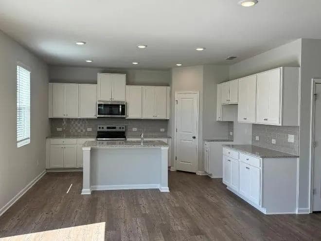 4 bedroom, 3 bathroom, 2,246 sq ft single family residence for rent at 7117 Timberland Trail, Lithonia, GA 30058 for $2,500 a month — photo 3