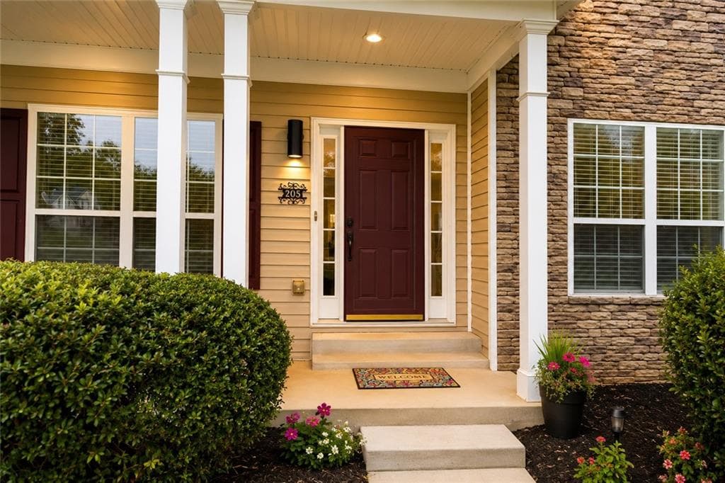 4 bedroom, 4 bathroom, 2,280 sq ft single family residence for sale at 205 Leecroft Court, Sugar Hill, GA 30518 — photo 8
