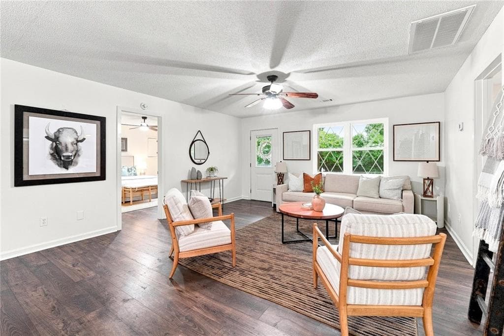 4 bedroom, 2 bathroom, 1,356 sq ft single family residence for sale at 1015 Erwin Hill Church Road, Calhoun, GA 30701 — photo 4
