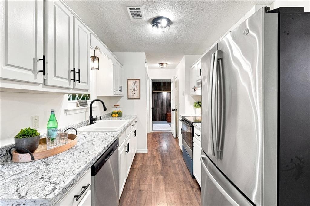 4 bedroom, 2 bathroom, 1,356 sq ft single family residence for sale at 1015 Erwin Hill Church Road, Calhoun, GA 30701 — photo 5