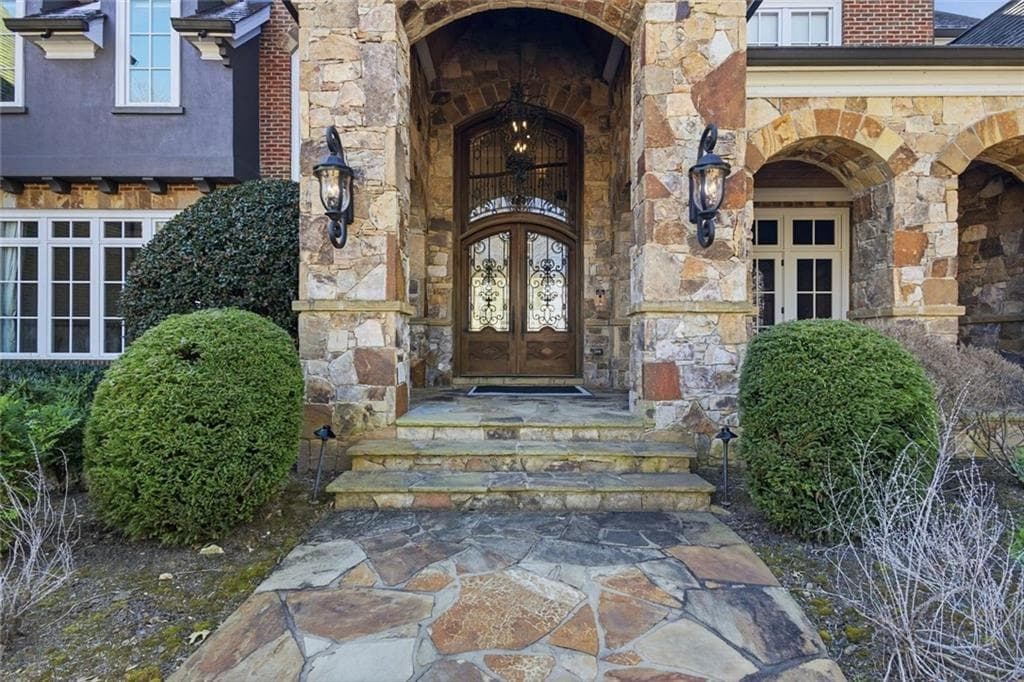 6 bedroom, 9 bathroom, 13,690 sq ft single family residence under contract at 2957 Darlington Run Run, Duluth, GA 30097 — photo 3
