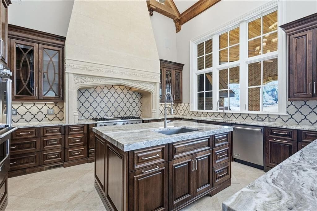 6 bedroom, 9 bathroom, 13,690 sq ft single family residence under contract at 2957 Darlington Run Run, Duluth, GA 30097 — photo 7