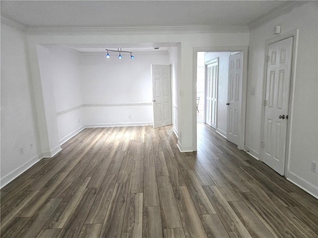 2 bedroom, 3 bathroom, 1,366 sq ft townhouse for sale at 7500 Roswell Road 75, Sandy Springs, GA 30350 — photo 7
