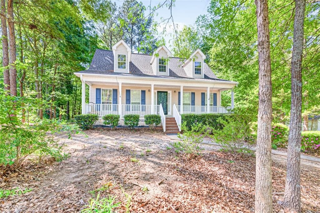 3 bedroom, 3 bathroom, 1,590 sq ft single family residence under contract at 526 Oxford Ridge, Winder, GA 30680 — photo 2
