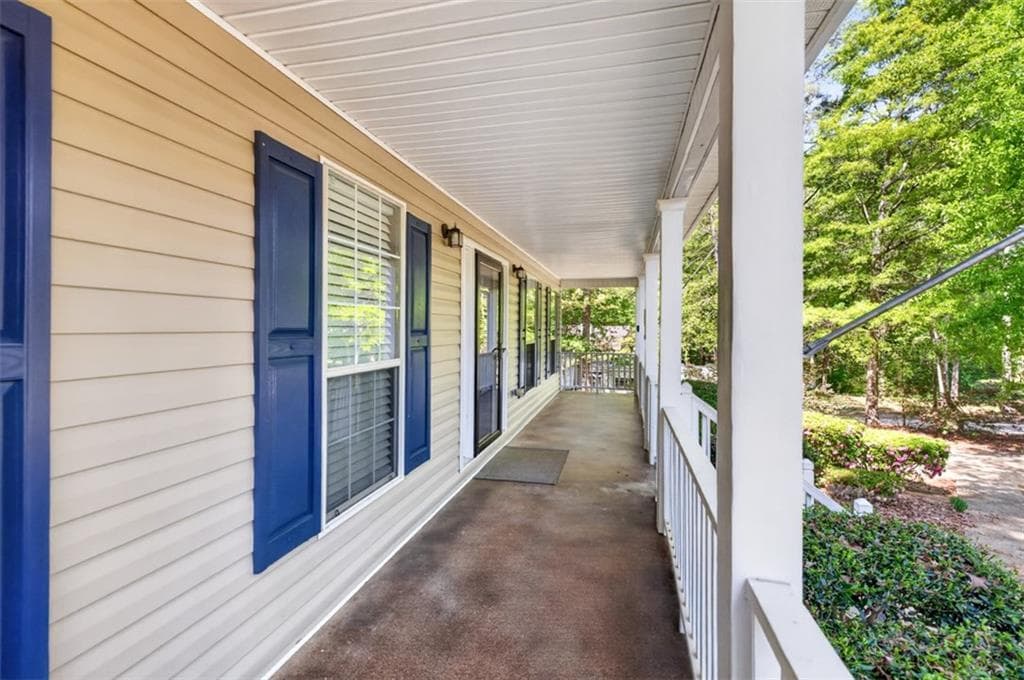 3 bedroom, 3 bathroom, 1,590 sq ft single family residence under contract at 526 Oxford Ridge, Winder, GA 30680 — photo 5