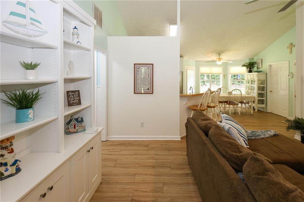 3 bedroom, 2 bathroom, 1,577 sq ft single family residence under contract at 531 Cedar Ridge Road, Monroe, GA 30656 — photo 4