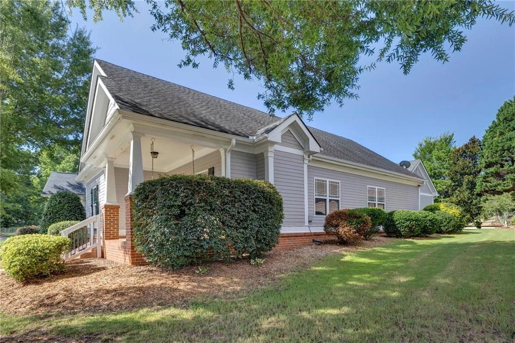 3 bedroom, 2 bathroom, 1,491 sq ft single family residence for sale at 165 Pratt Drive, Covington, GA 30014 — photo 4