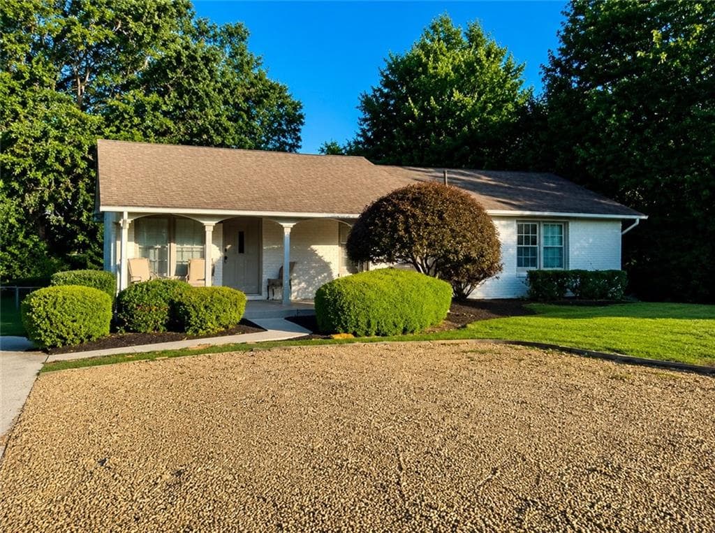 5 bedroom, 3 bathroom, 2,300 sq ft single family residence for sale at 6040 Pine Mountain Road, Kennesaw, GA 30152 — photo 3