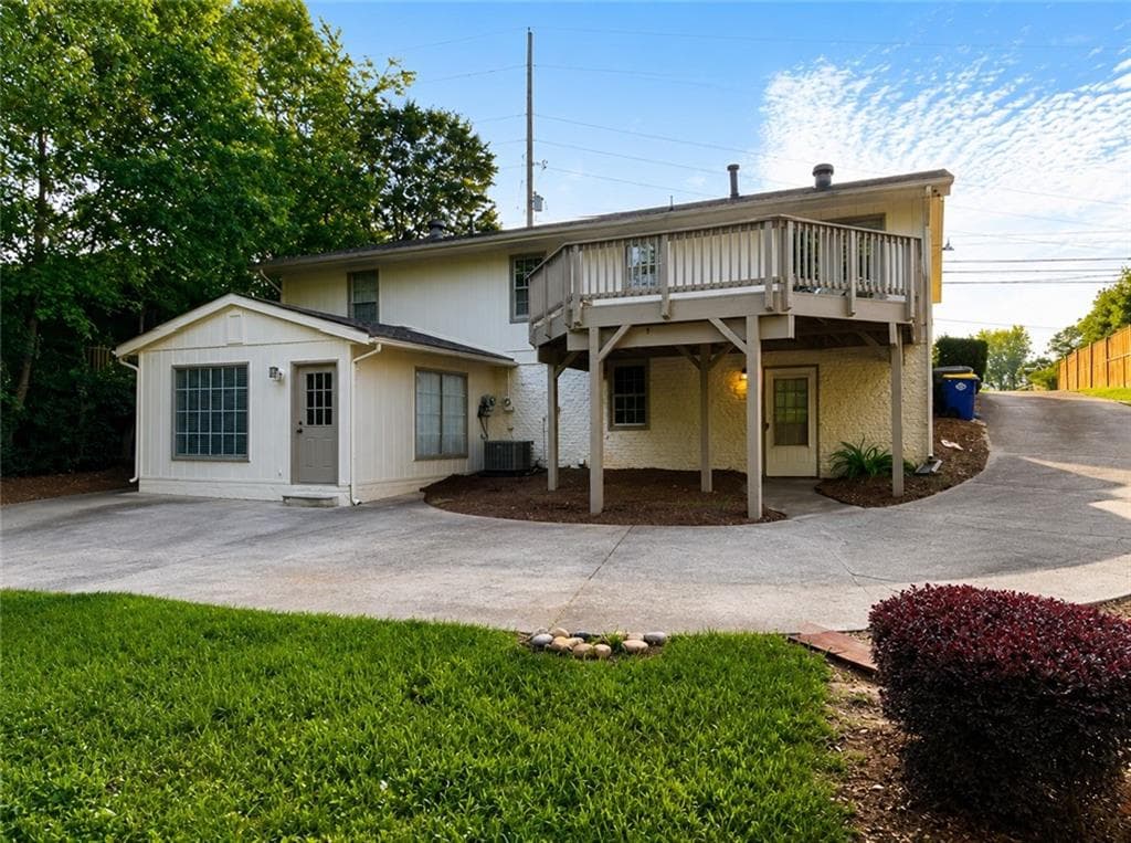 5 bedroom, 3 bathroom, 2,300 sq ft single family residence for sale at 6040 Pine Mountain Road, Kennesaw, GA 30152 — photo 7