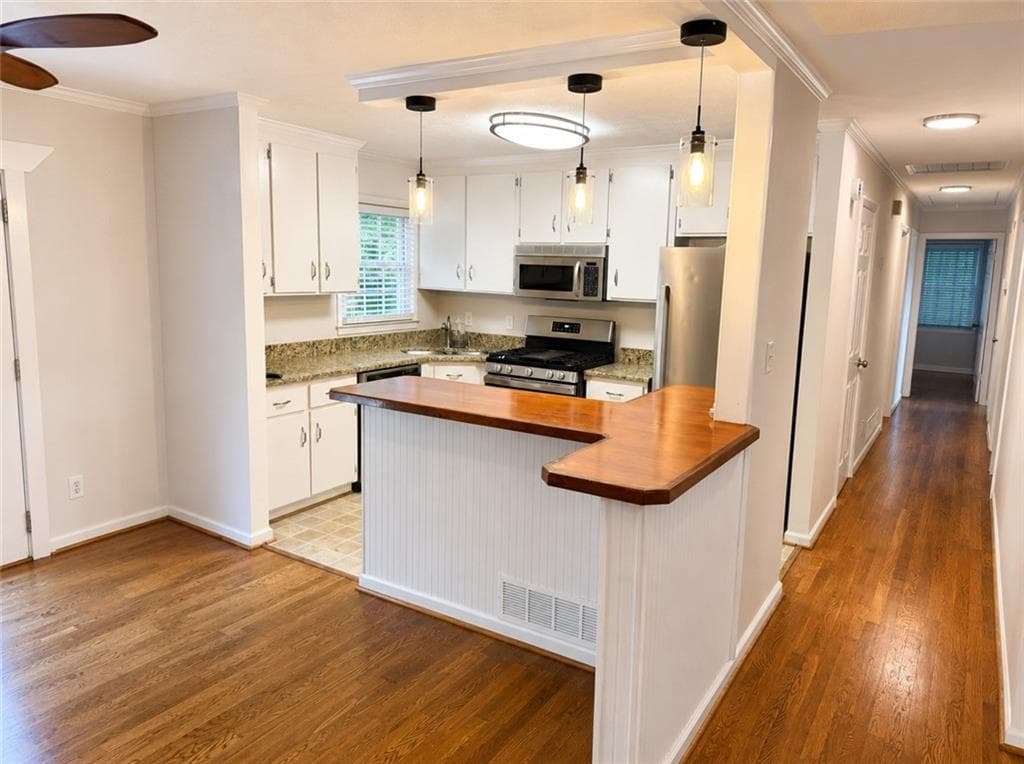 5 bedroom, 3 bathroom, 2,300 sq ft single family residence for sale at 6040 Pine Mountain Road, Kennesaw, GA 30152 — photo 10