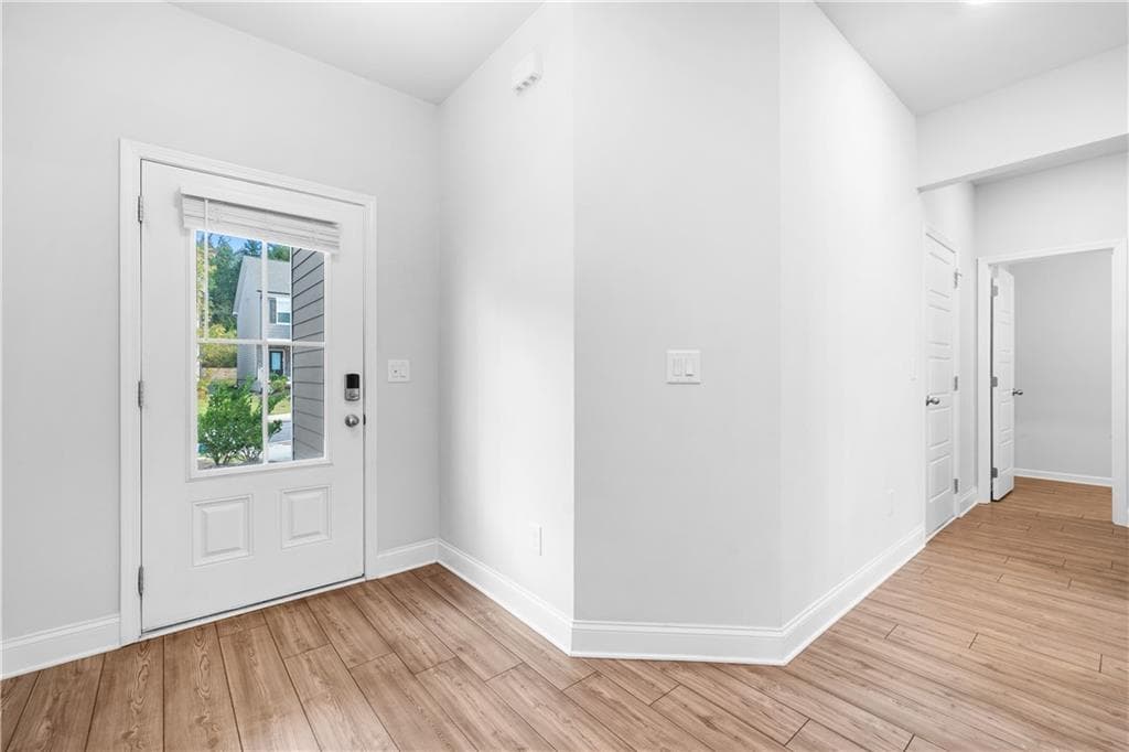 3 bedroom, 3 bathroom, 1,891 sq ft single family residence for rent at 258 Station Overlook Drive, Auburn, GA 30011 for $2,200 a month — photo 3