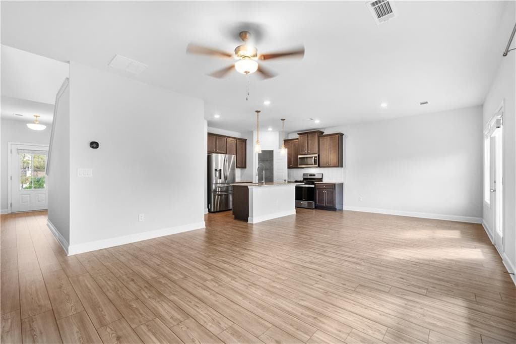 3 bedroom, 3 bathroom, 1,891 sq ft single family residence for rent at 258 Station Overlook Drive, Auburn, GA 30011 for $2,200 a month — photo 6