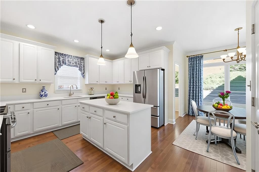 3 bedroom, 3 bathroom, 2,680 sq ft single family residence for sale at 4825 Trolley Court, Atlanta, GA 30339 — photo 4