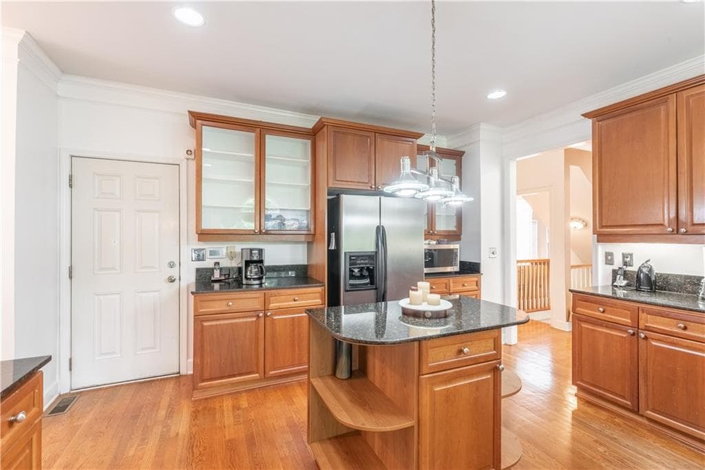 5 bedroom, 4 bathroom, 3,528 sq ft single family residence under contract at 5035 Highland Lake Drive, Atlanta, GA 30349 — photo 8