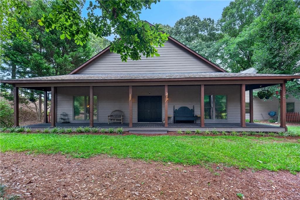 3 bedroom, 3 bathroom, 2,463 sq ft single family residence for sale at 1369 Mobley Bridge Road, Hogansville, GA 30230 — photo 2