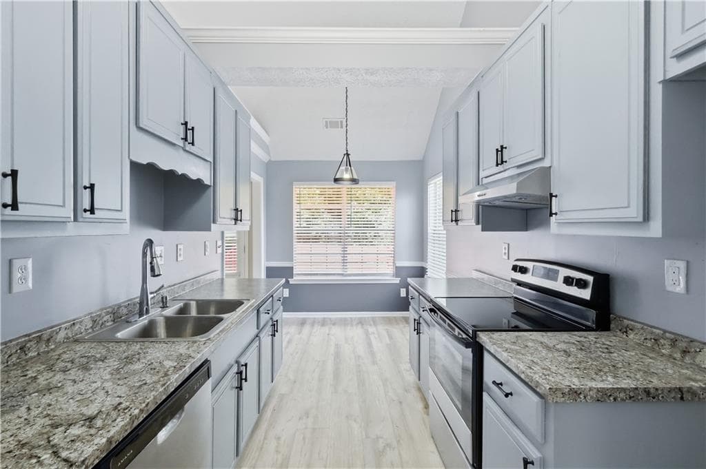 4 bedroom, 3 bathroom, 1,371 sq ft single family residence for sale at 165 Syracuse Lane, Covington, GA 30016 — photo 9