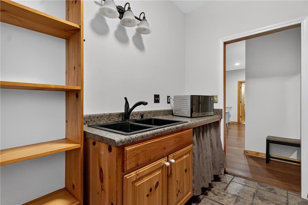 3 bedroom, 3 bathroom, 2,463 sq ft single family residence for sale at 1369 Mobley Bridge Road, Hogansville, GA 30230 — photo 5
