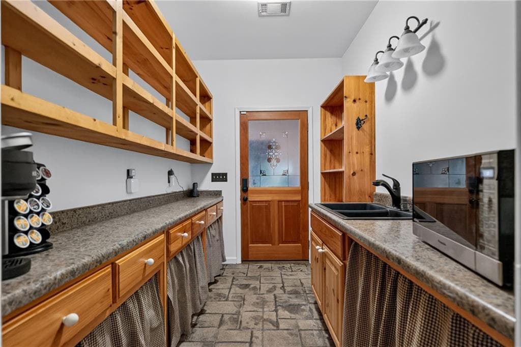 3 bedroom, 3 bathroom, 2,463 sq ft single family residence for sale at 1369 Mobley Bridge Road, Hogansville, GA 30230 — photo 6