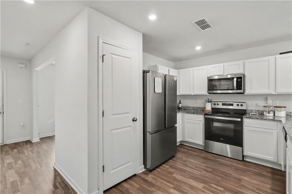 5 bedroom, 3 bathroom, 2,232 sq ft single family residence for sale at 502 Pemberton Street, Kingston, GA 30145 — photo 9