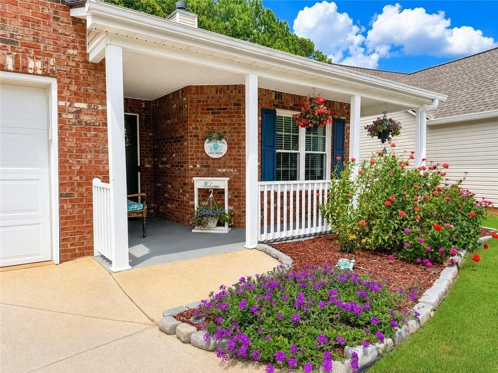 2 bedroom, 2 bathroom, 1,459 sq ft single family residence for sale at 733 Jacoby Drive, Loganville, GA 30052 — photo 3