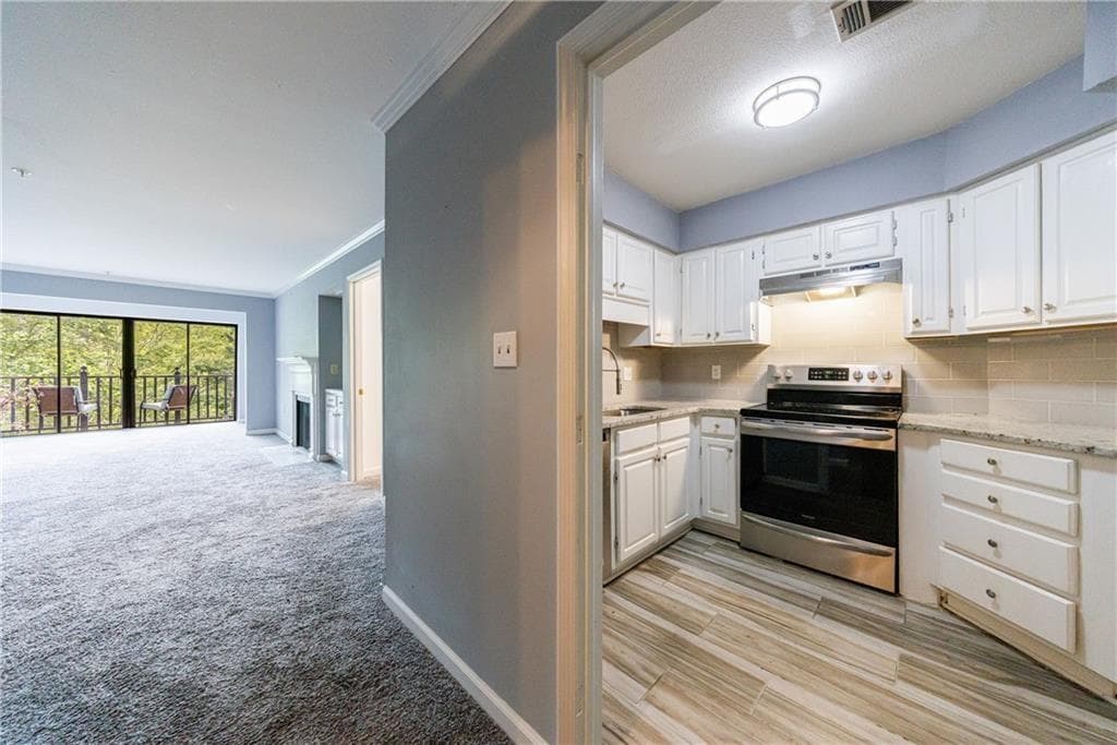 2 bedroom, 2 bathroom condominium for rent at 27306 Plantation Drive 306, Atlanta, GA 30324 for $2,400 a month — photo 8