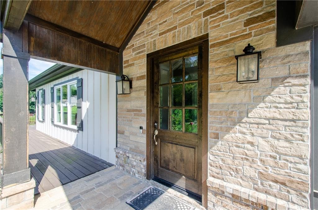 3 bedroom, 3 bathroom, 1,844 sq ft single family residence for sale at 161 Hensley Lane, Hoschton, GA 30548 — photo 3