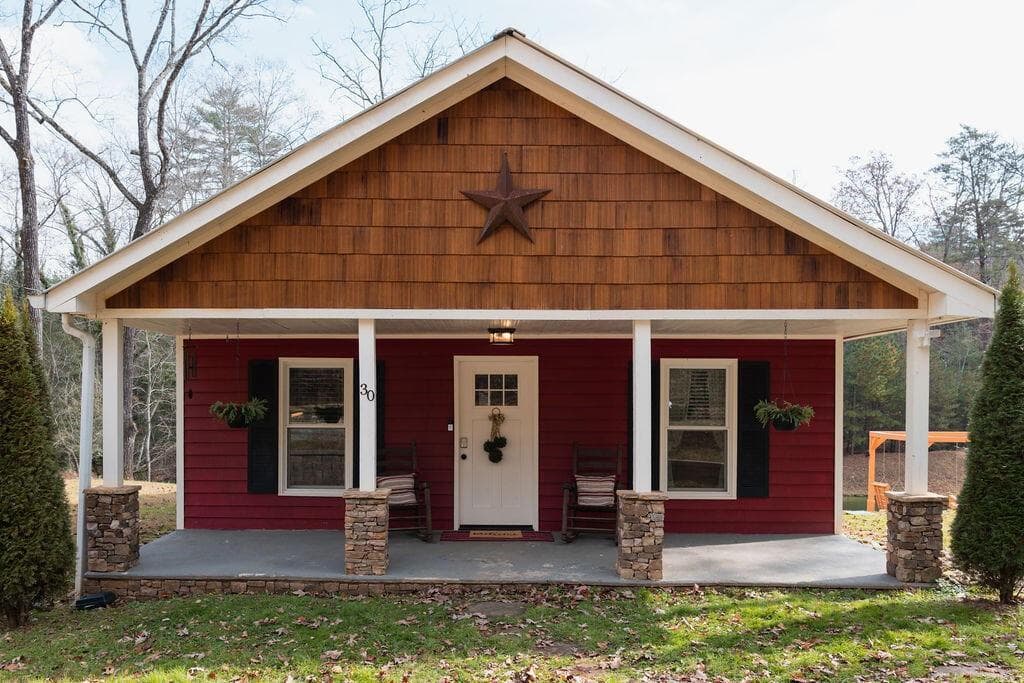 2 bedroom, 1 bathroom, 882 sq ft single family residence for sale at 30 Seabolt, Morganton, GA 30560 — photo 3