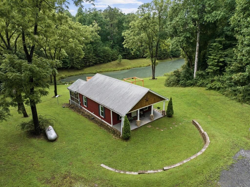 2 bedroom, 1 bathroom, 882 sq ft single family residence for sale at 30 Seabolt, Morganton, GA 30560 — photo 6