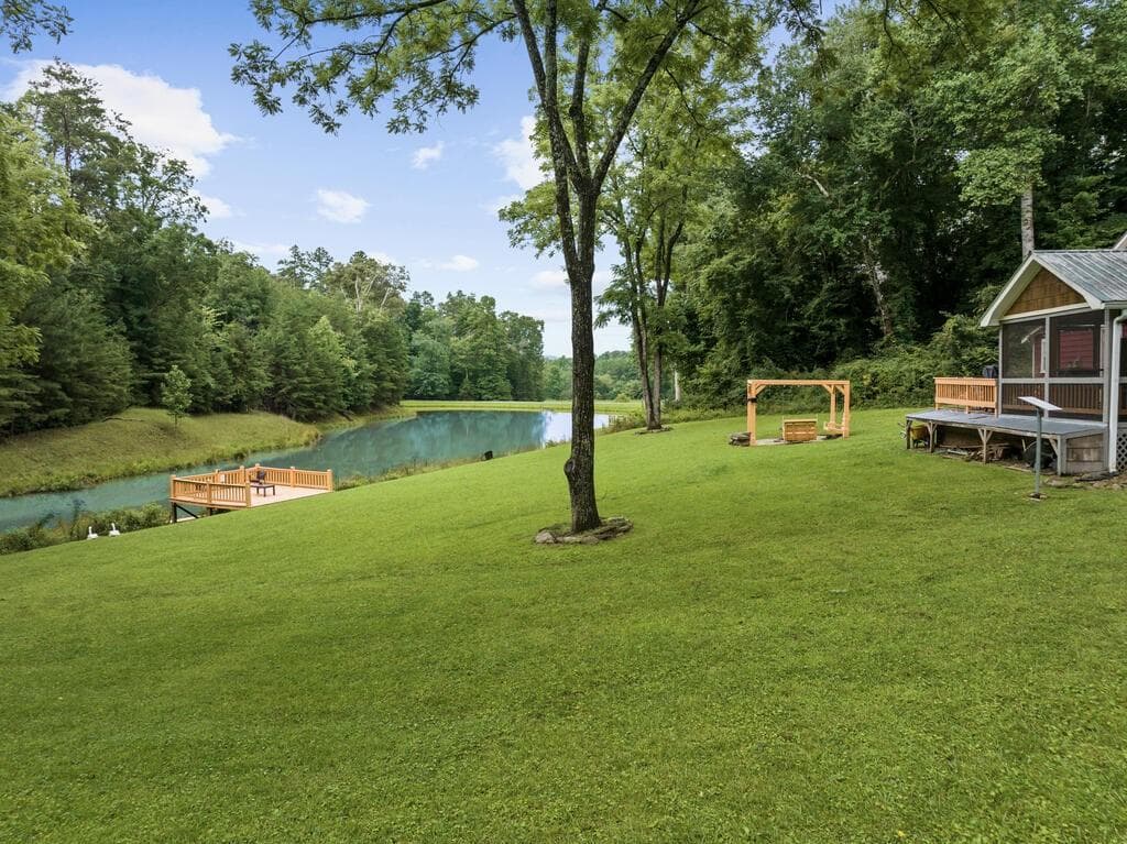2 bedroom, 1 bathroom, 882 sq ft single family residence for sale at 30 Seabolt, Morganton, GA 30560 — photo 8
