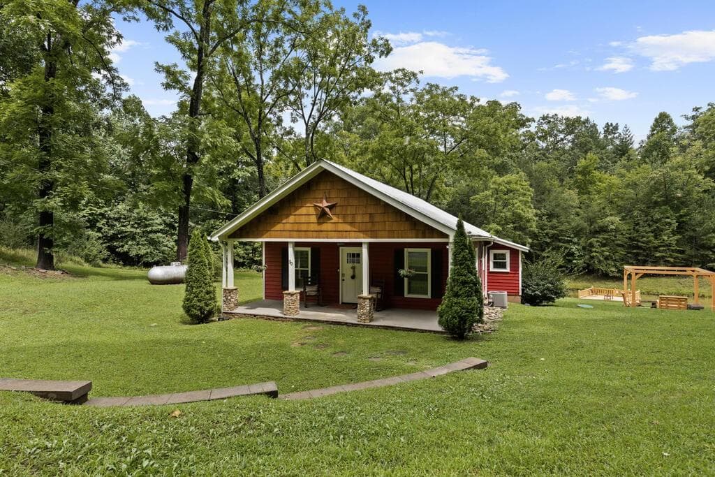 2 bedroom, 1 bathroom, 882 sq ft single family residence for sale at 30 Seabolt, Morganton, GA 30560 — photo 9