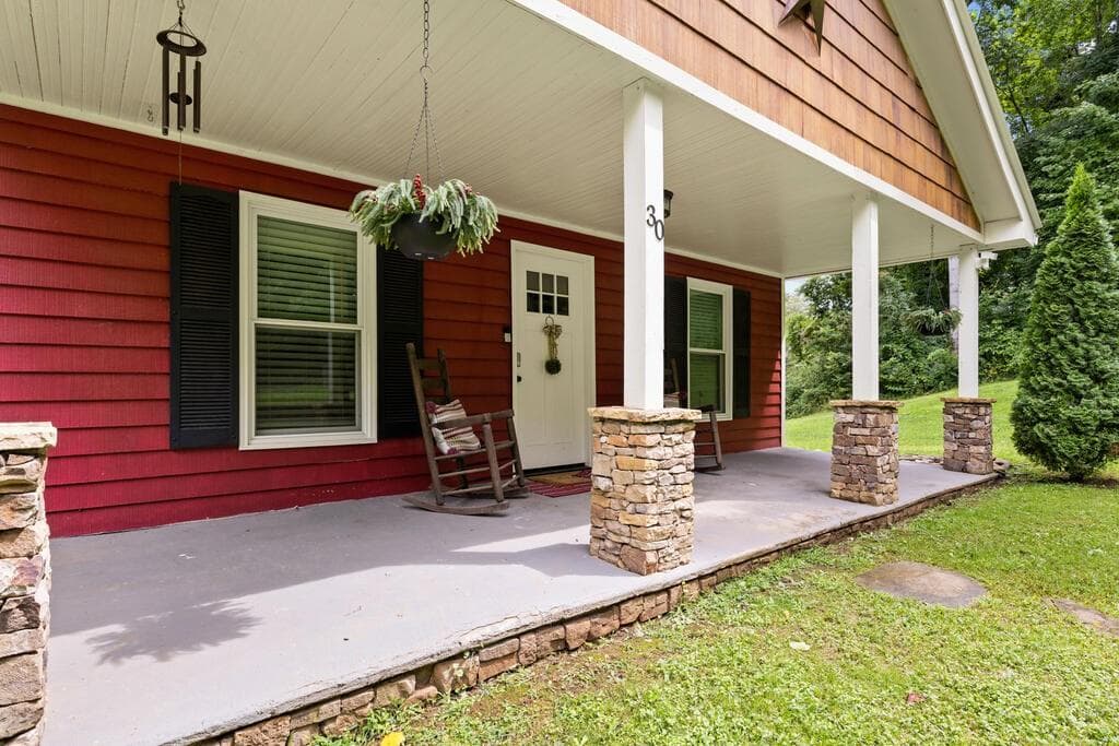 2 bedroom, 1 bathroom, 882 sq ft single family residence for sale at 30 Seabolt, Morganton, GA 30560 — photo 10