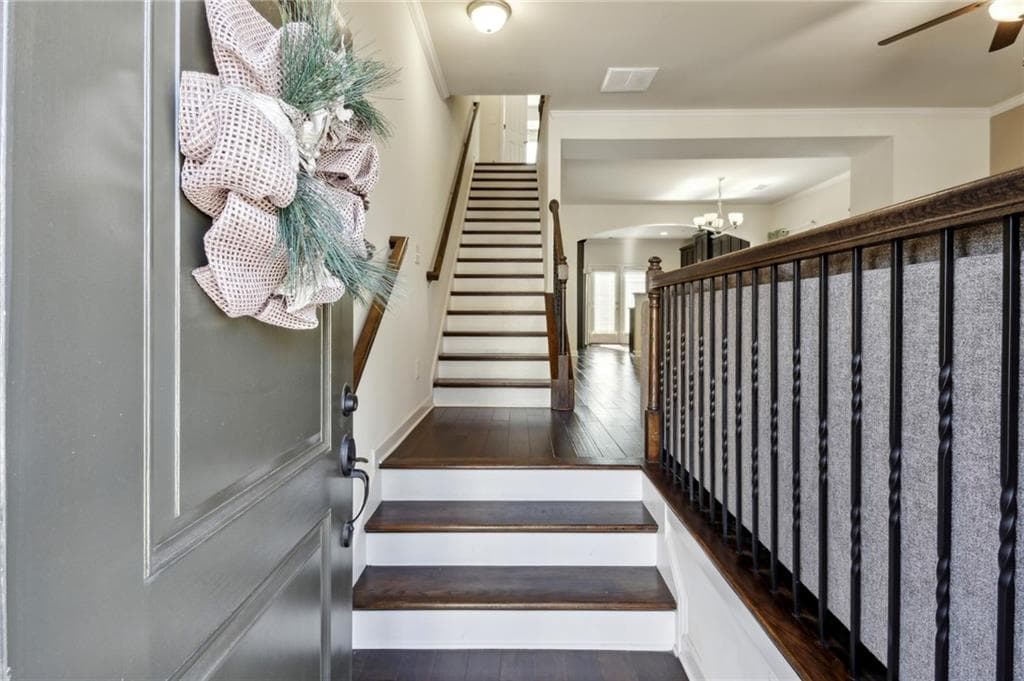 3 bedroom, 4 bathroom, 1,840 sq ft townhouse for sale at 7395 Glisten Avenue, Sandy Springs, GA 30328 — photo 3