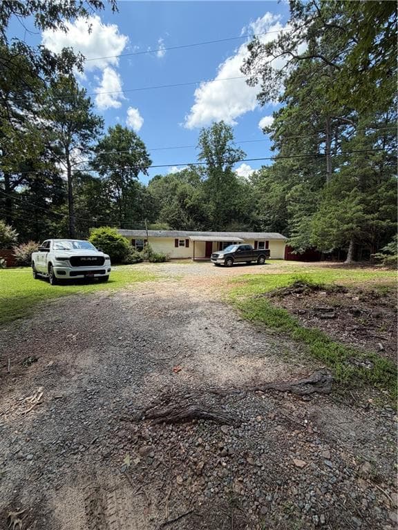 3 bedroom, 1 bathroom, 910 sq ft single family residence sold at 134 Delay Street, Woodstock, GA 30189