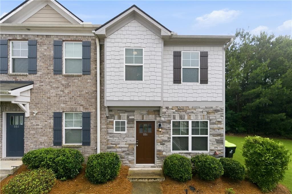 3 bedroom, 3 bathroom, 1,524 sq ft townhouse under contract at 886 Ambient Way, Atlanta, GA 30331