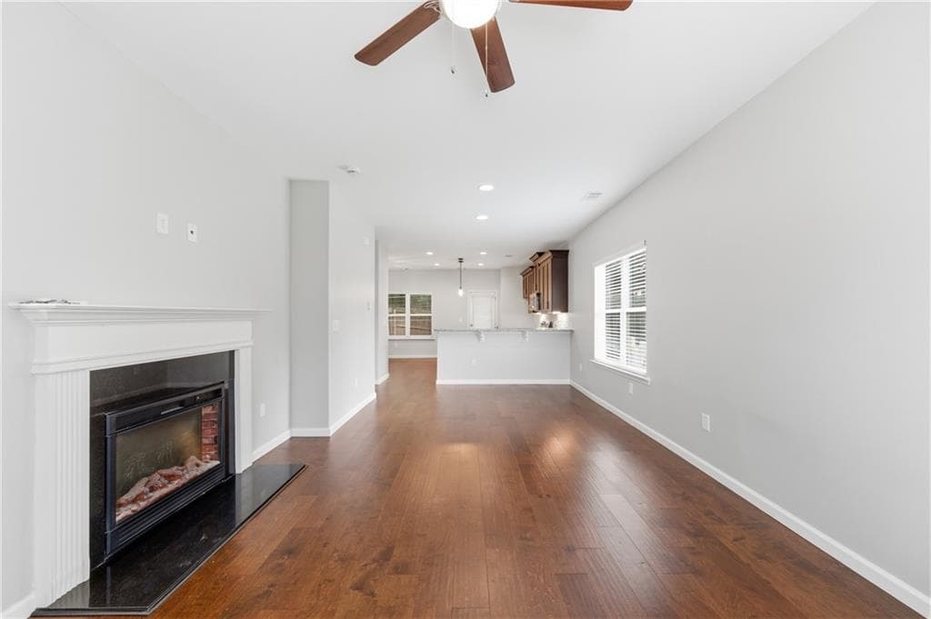 3 bedroom, 3 bathroom, 1,524 sq ft townhouse under contract at 886 Ambient Way, Atlanta, GA 30331 — photo 4