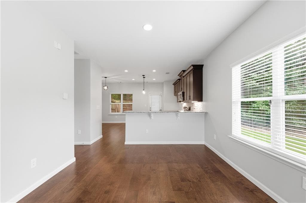 3 bedroom, 3 bathroom, 1,524 sq ft townhouse under contract at 886 Ambient Way, Atlanta, GA 30331 — photo 8